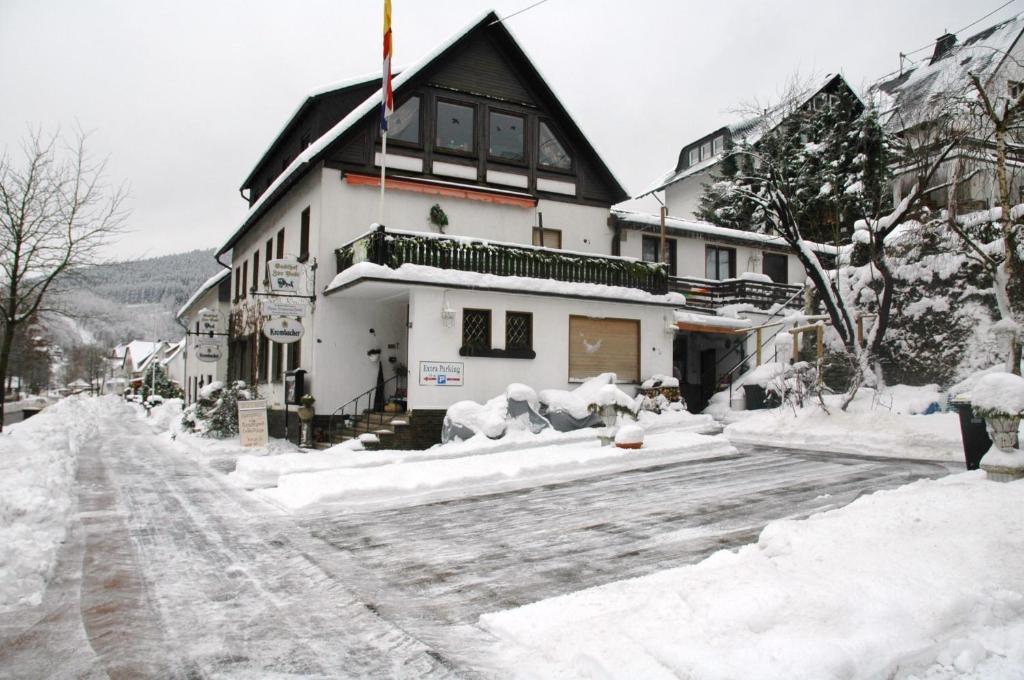 Gasthof Hollaender Eck Lennestadt Exterior foto